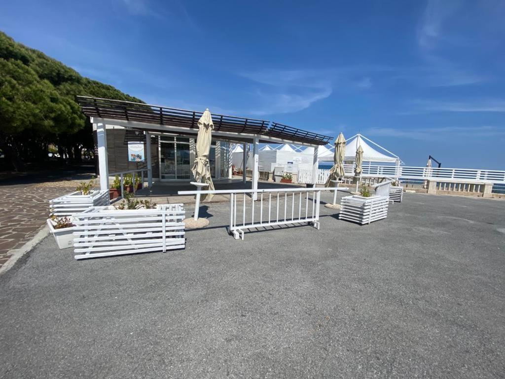 Villa Paolina Ceriale - App. 4 Posti エクステリア 写真